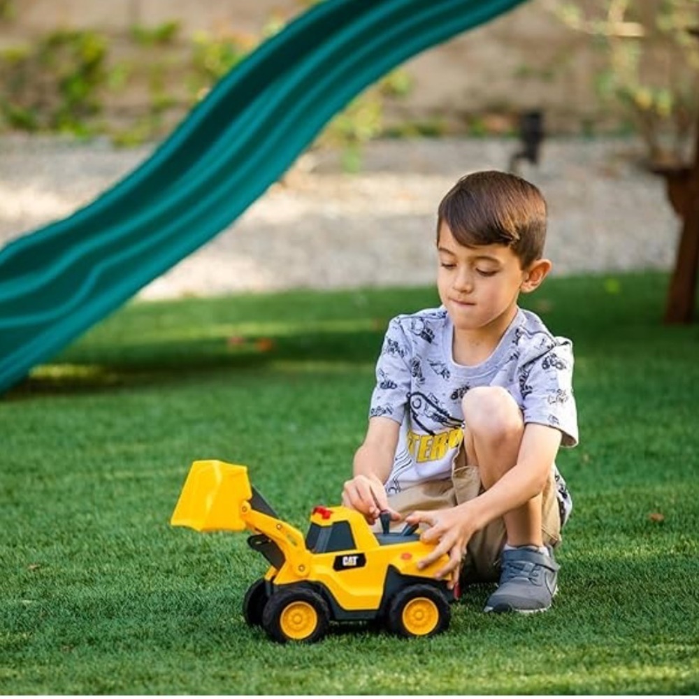 Cat E-z machine motorized loader NEW IN BOX